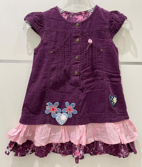 Menčestrové šaty, 98