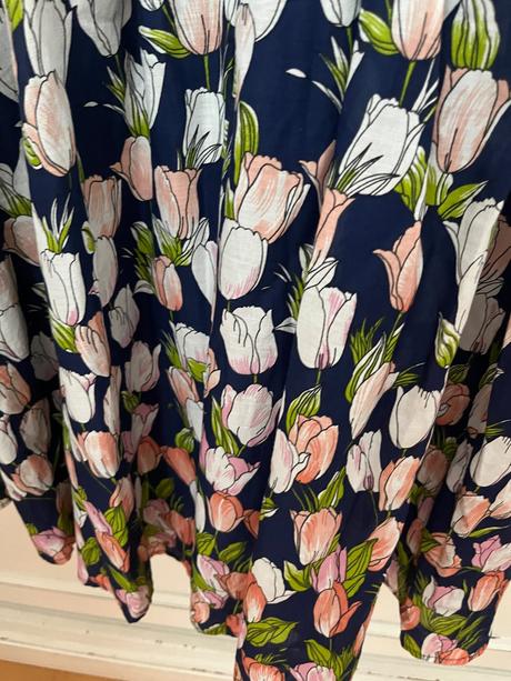 Kvietkovane šaty, 34