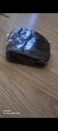 Pod pracku aby sa neposuvala,