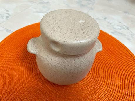 Dekoratívny kameninový doplnok, 