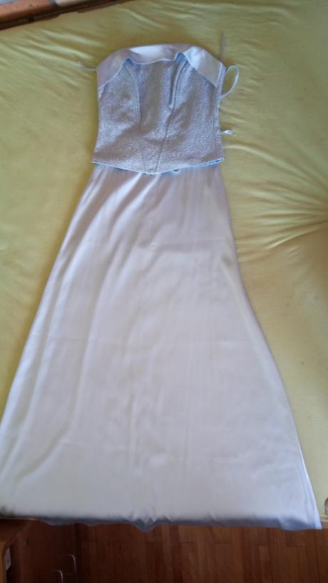 Korzetové šaty, 36