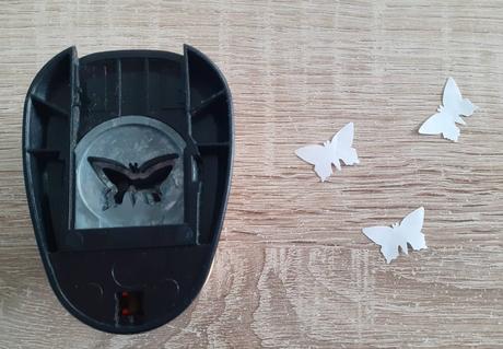 Ozdobná dierovačka v tvare motýľa,