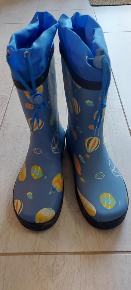 Gumáky č. 32 a 33, 32