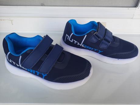 Tenisky, authority,31