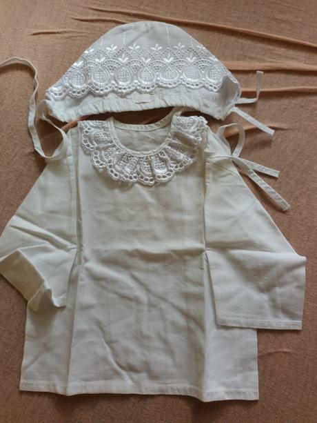 Perinka s kosielkou s ciapkou,