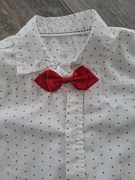 Biela košieľka s motýlikom, 128