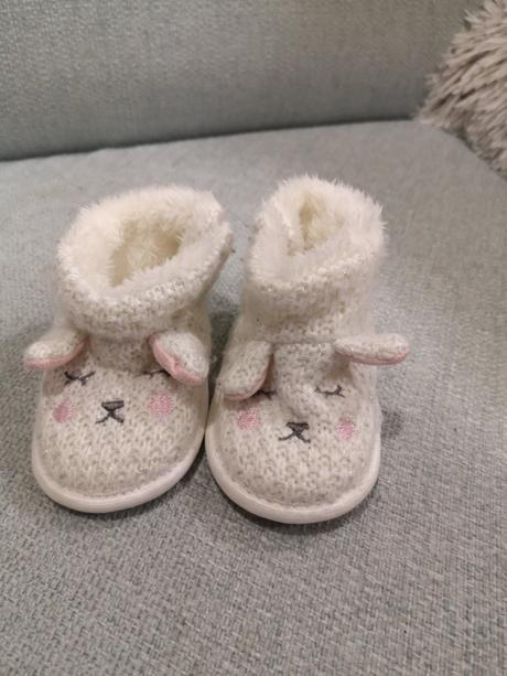 Capačky/papučky, 18