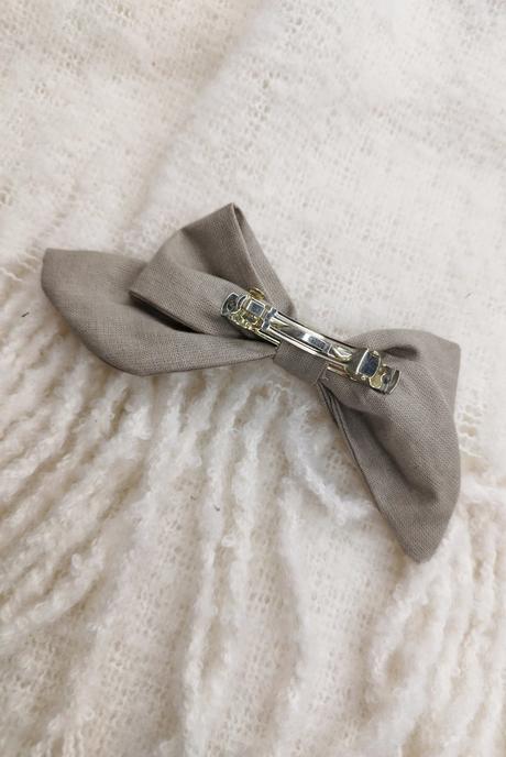 Masličky na sponke s výšivkou, 