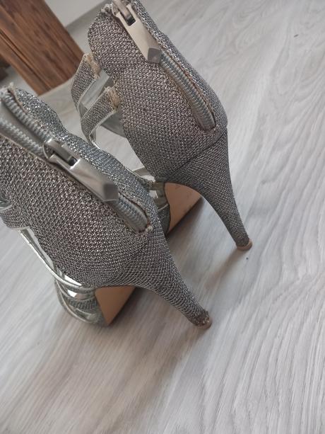 Strieborné sandále, 38