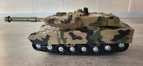 Vojenský tank,