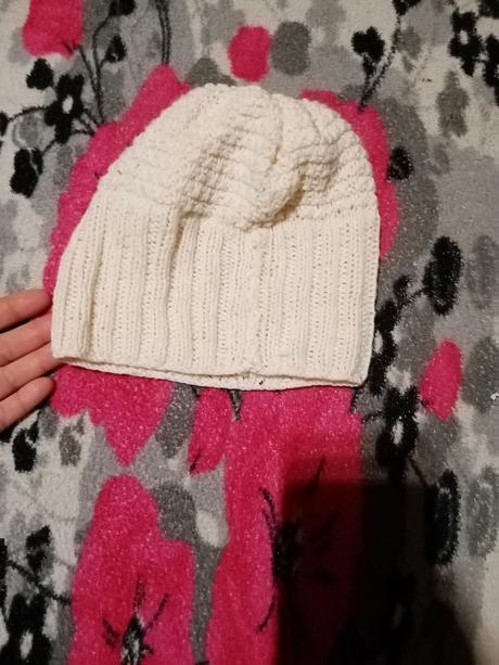 Dievčenské čiapky, 56