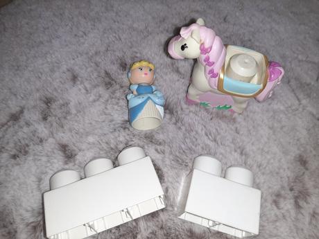 Megabloks popoluška, koník, 