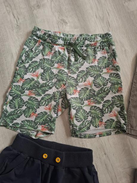 Balík teplákovych kraťasov 146veľ. (5+1ks), 140–152