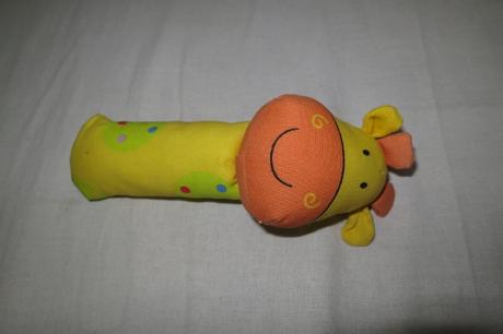 Piskajuca zirafa zn. mothercare, 