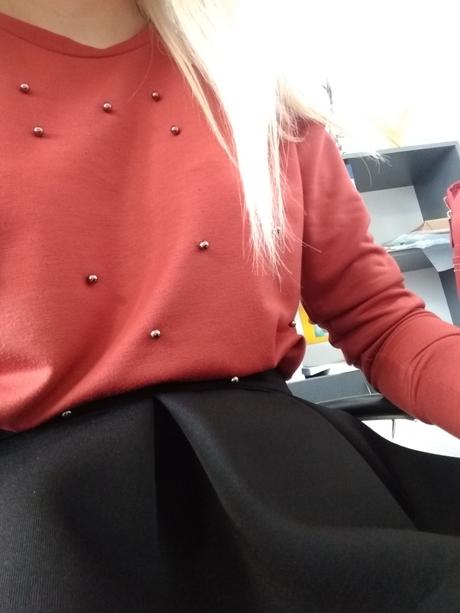 Tričko s kovovými guličkami, s