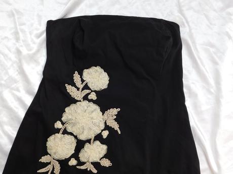 Kvalitne velmi pekne korzetove šaty, 38