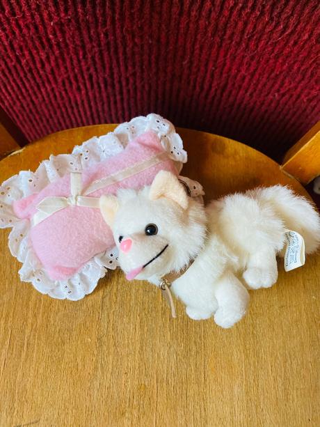 Vin-tage vankúšik a psík kľúčenka,