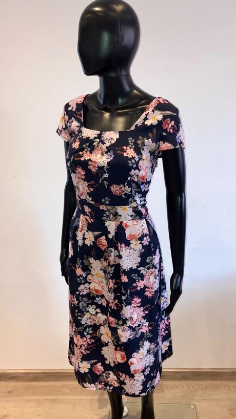 Dámske šaty kvetinové, xl