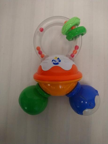 Chicco twist and turn rattle, krútiť a otáčať, 