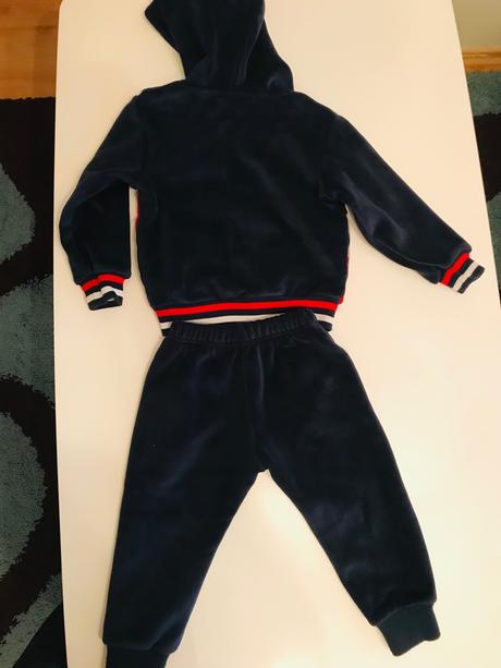 Teplakova súprava, 98