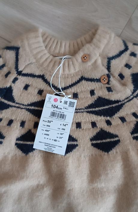 Svetrík reserved, reserved,104