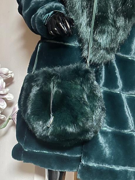 Tmavozelená kožušinová kabelka vak cango&rinaldi, 