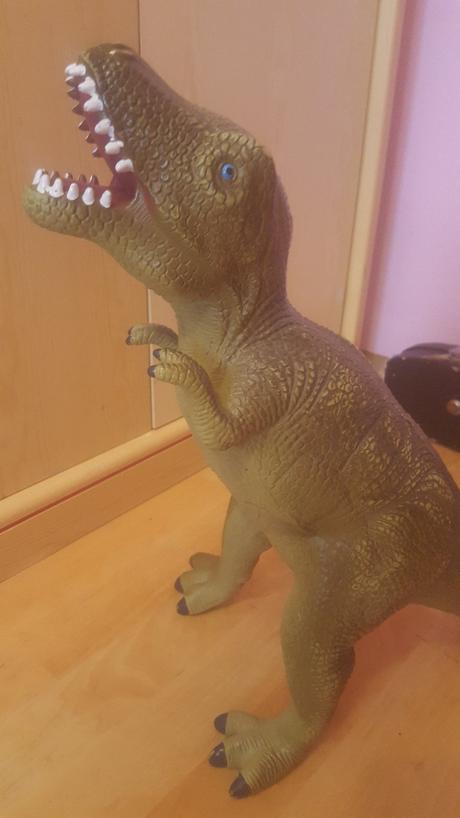 Velikánsky megadinosaurus 43 cm, 