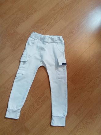 Štýlové tepláky, 110