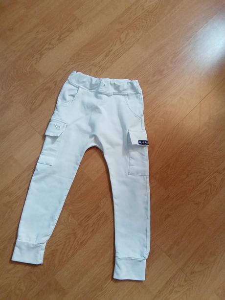 Štýlové tepláky, 110