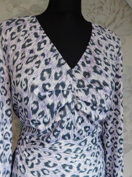 Luxusne velmi pekne šaty, 42