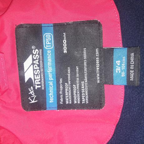 Predam lyziarsku vetrovku trespas pre dievca, 104