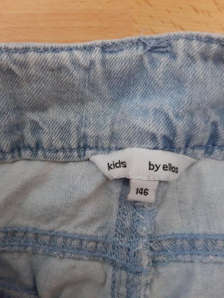 Dievčenské nohavice, 146