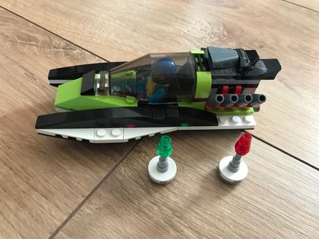 Lego city - pretekársky čln, 