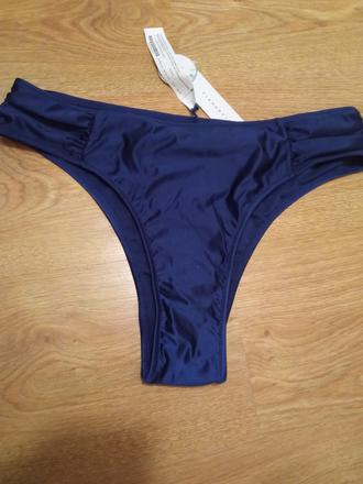 Bikiny, gate,44