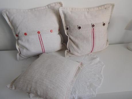 Vankúše menšie , vačšie, podlhovasté,, 