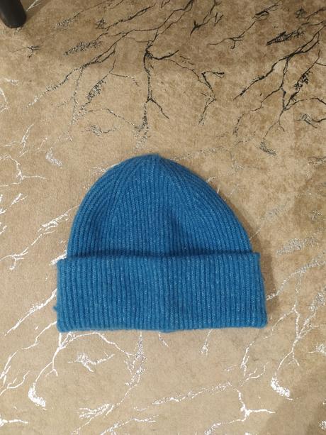 Dámska čiapka, reserved