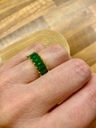 Prsteň esmeraldový, zara