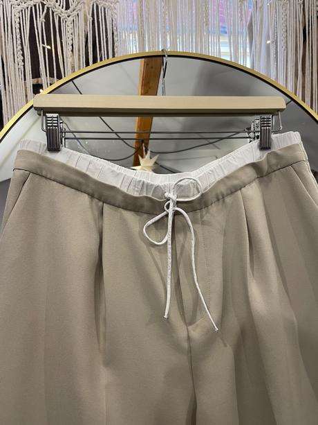 Moderné nohavice s gumičkou pre moletky, primark,44