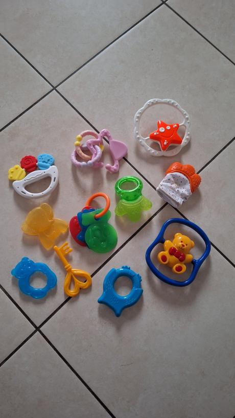 Hryzatka,hrkalky 11kusov, 