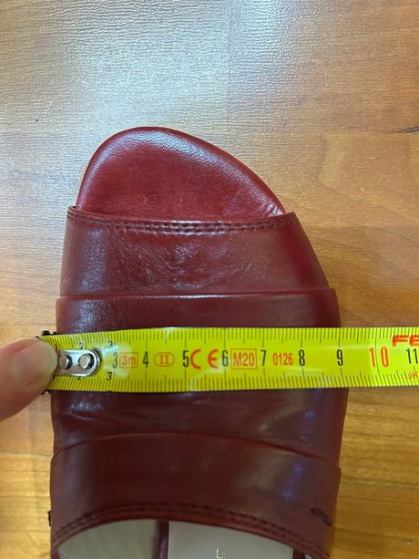 Bordové kožené šľapky, 36