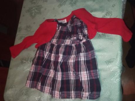 Kárované šaty a červené bolerko, f&f,68