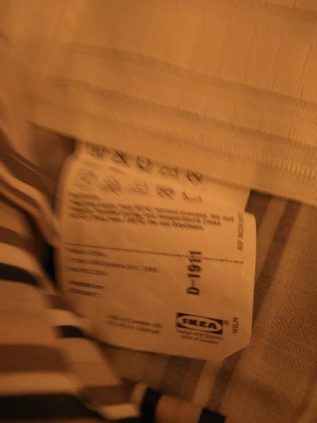 Pruhovane sive zavesy, 