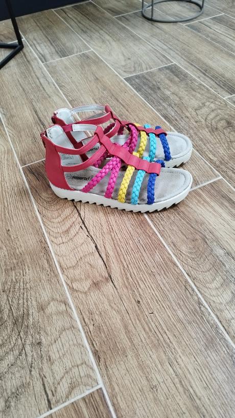 Sandalky, pepperts,35