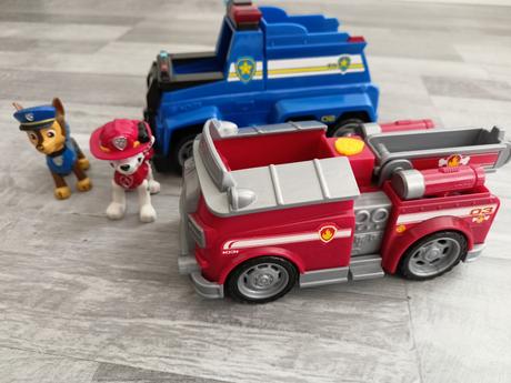 Autá tlapková patrola,