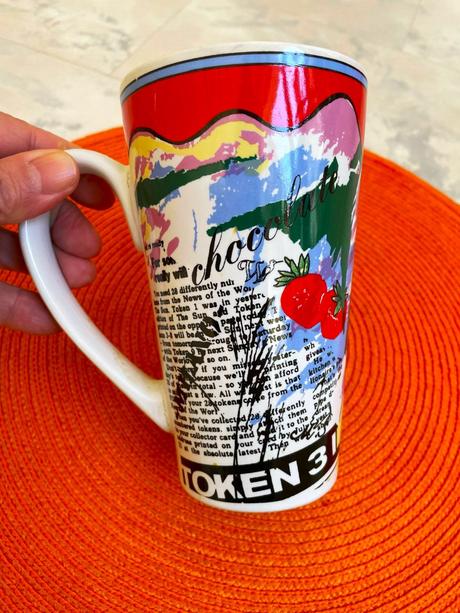 Vysoký porcelánový hrnček,