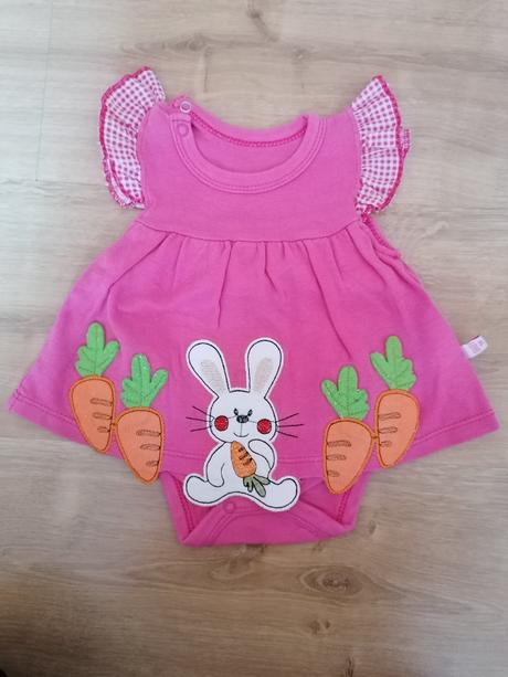 Šaty s bodynkom, 56