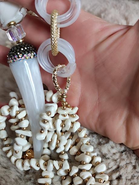 Dámsky náhrdelník, 