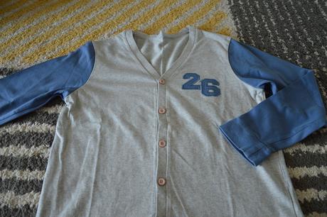 Sveter/mikina 140/146, 140