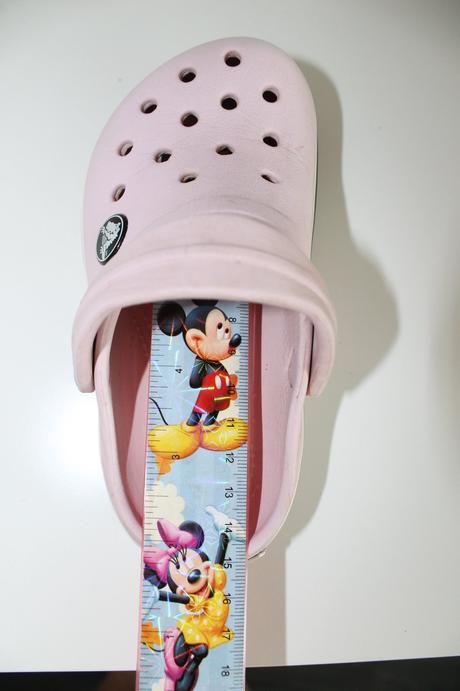 Crocs, crocs,26