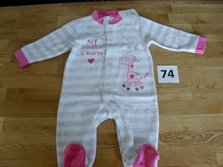 Teplý overal z príjemného materiálu, nenosený, c&a,74